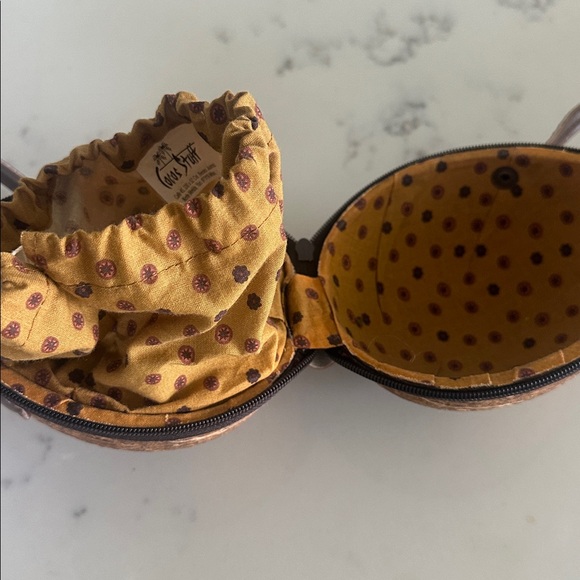 Coconut Shell Handbag - Picture 4 of 8